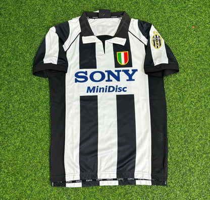 Juventus Home 1997/1998 Retro Football Jersey Kit