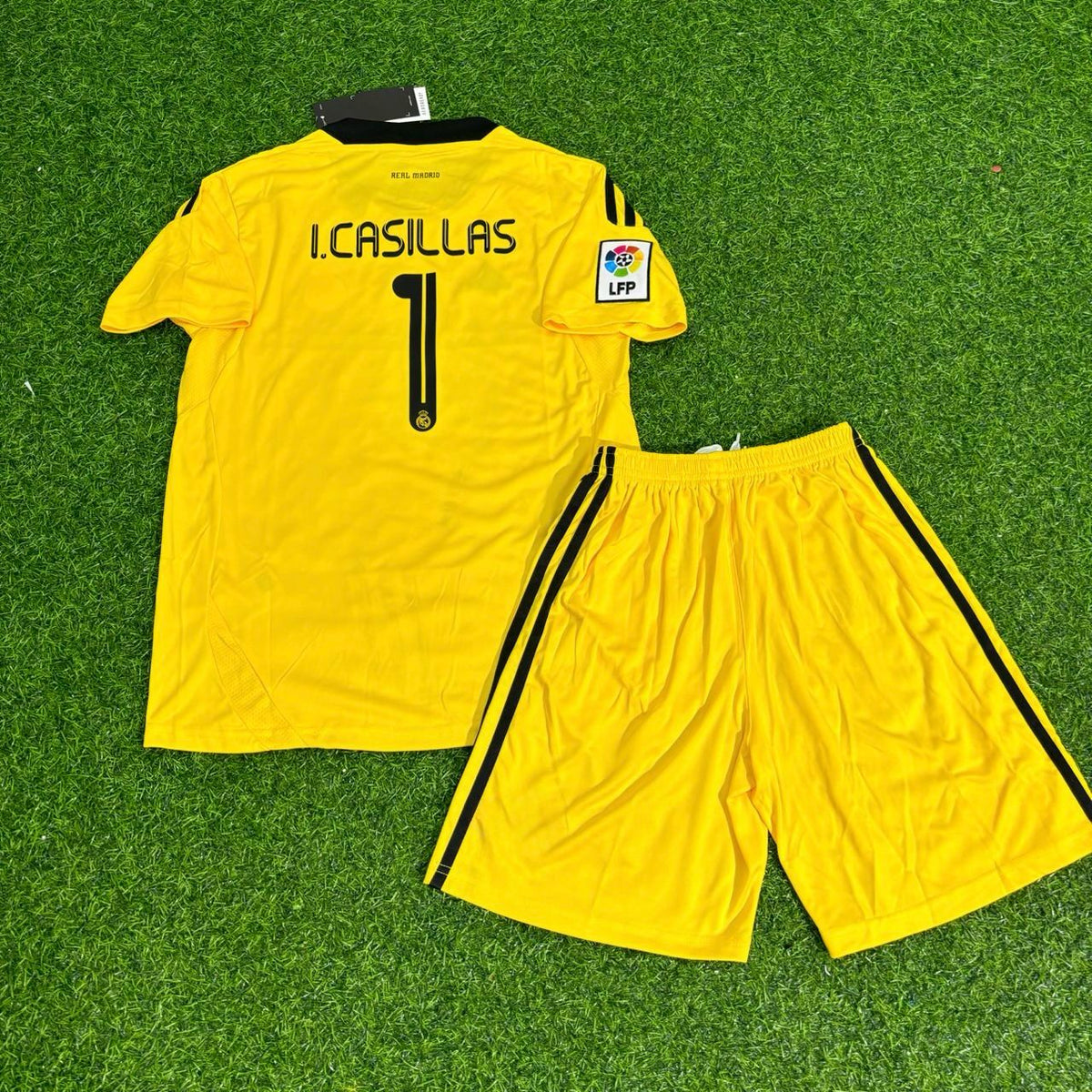 Iker Casillas 2011-2012 Retro Goalkeeper Football Jersey Paradise Edition