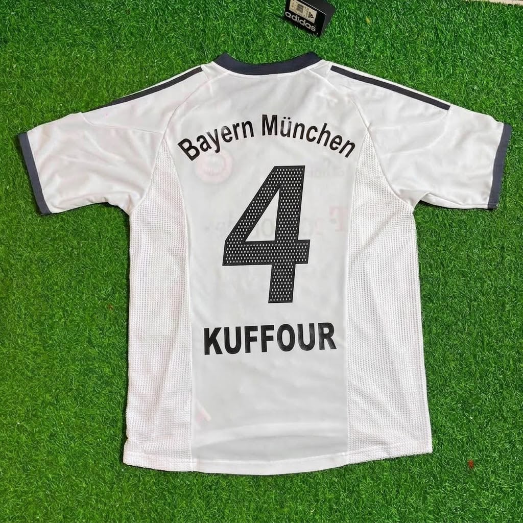 Bayern Munich 2002-2004 Samuel Kuffour Away White Retro Football Jersey