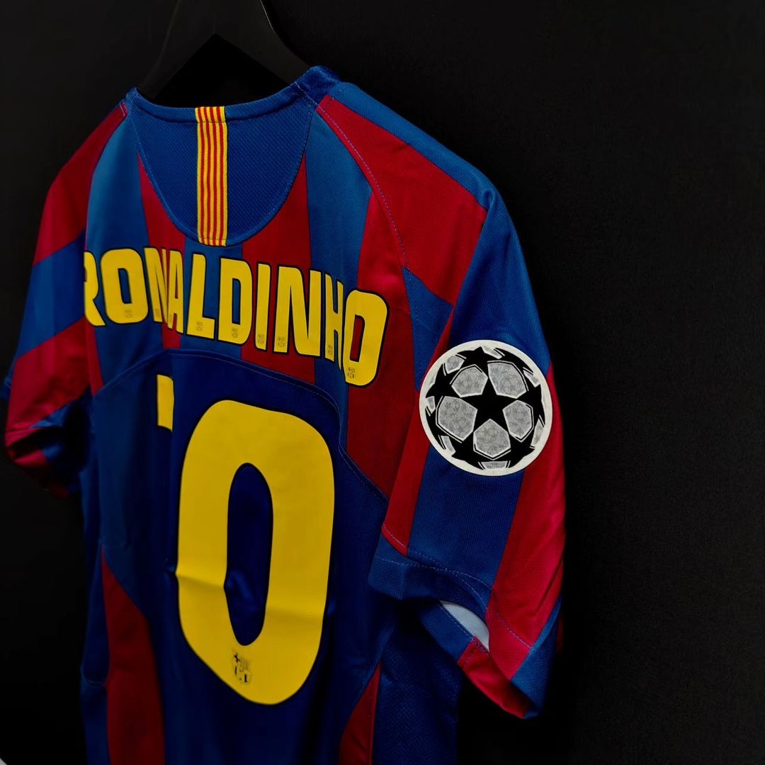 Ronaldinho Gaucho Barcelona 2006 Final Retro Short Sleeve Football Jersey Kit