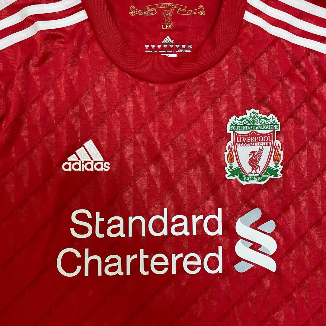 Steven Gerrard Liverpool 2010 2011 Season Long Sleeves Red Retro Jersey