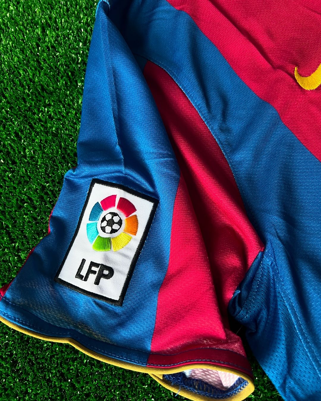 Andres Iniesta Barcelona 2007 2008 Retro Football Jersey