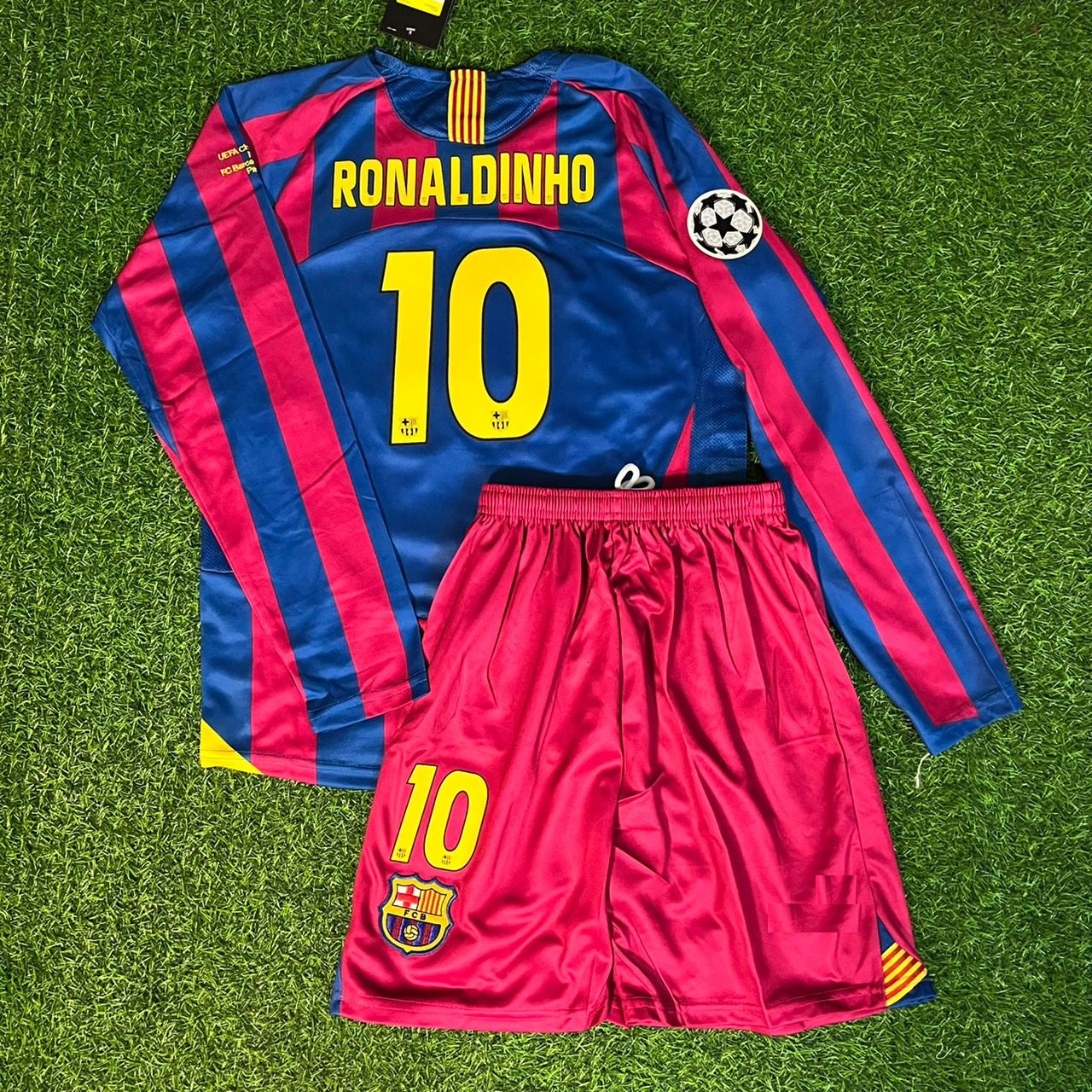 Ronaldinho Gaucho 10 Barcelona 2006 Retro Long Sleeve Football Jersey