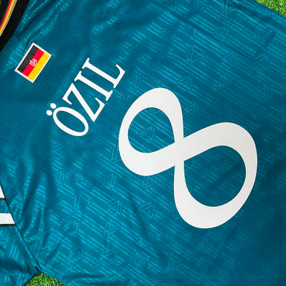 Mesut Özil Germany Deutschland Retro Football Jersey