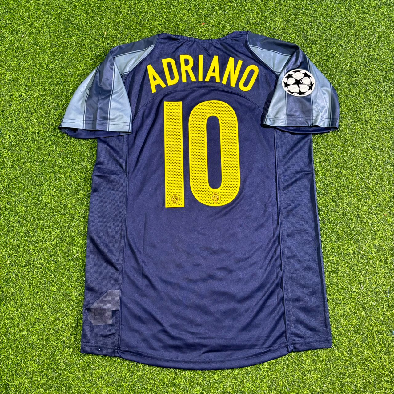 Adriano #10 Inter Milan 2004/05 Retro Football Jersey Kit