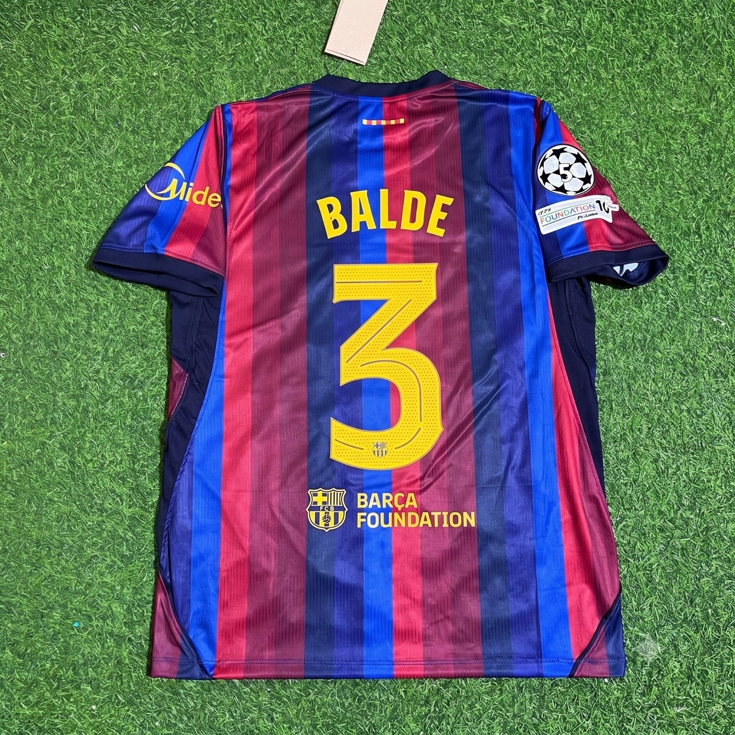 Alejandro Balde #3 Barcelona 2027 Champions League Patch Home Football Jersey