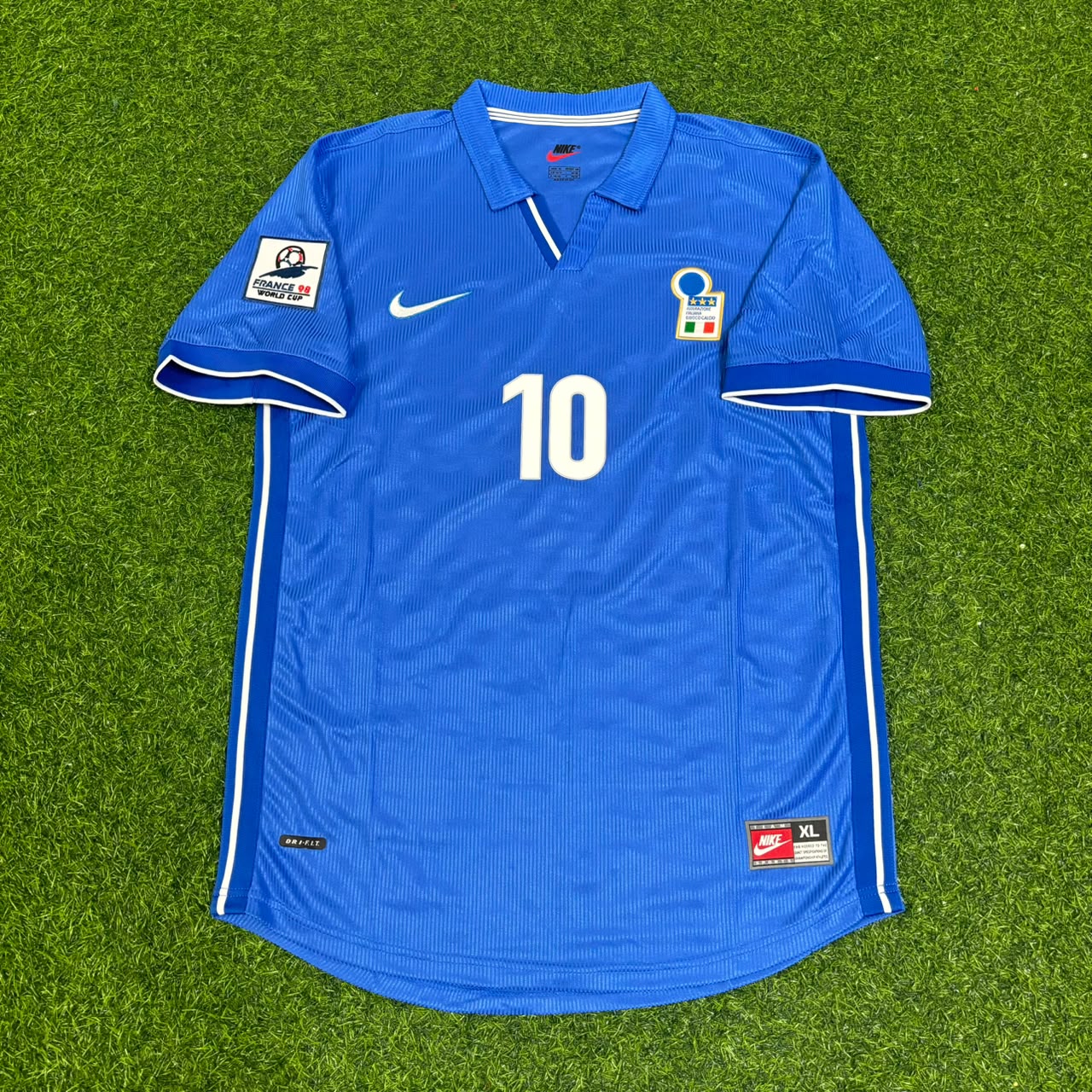 Alessandro Del Piero Italy Home Blue Retro Football Jersey Kit