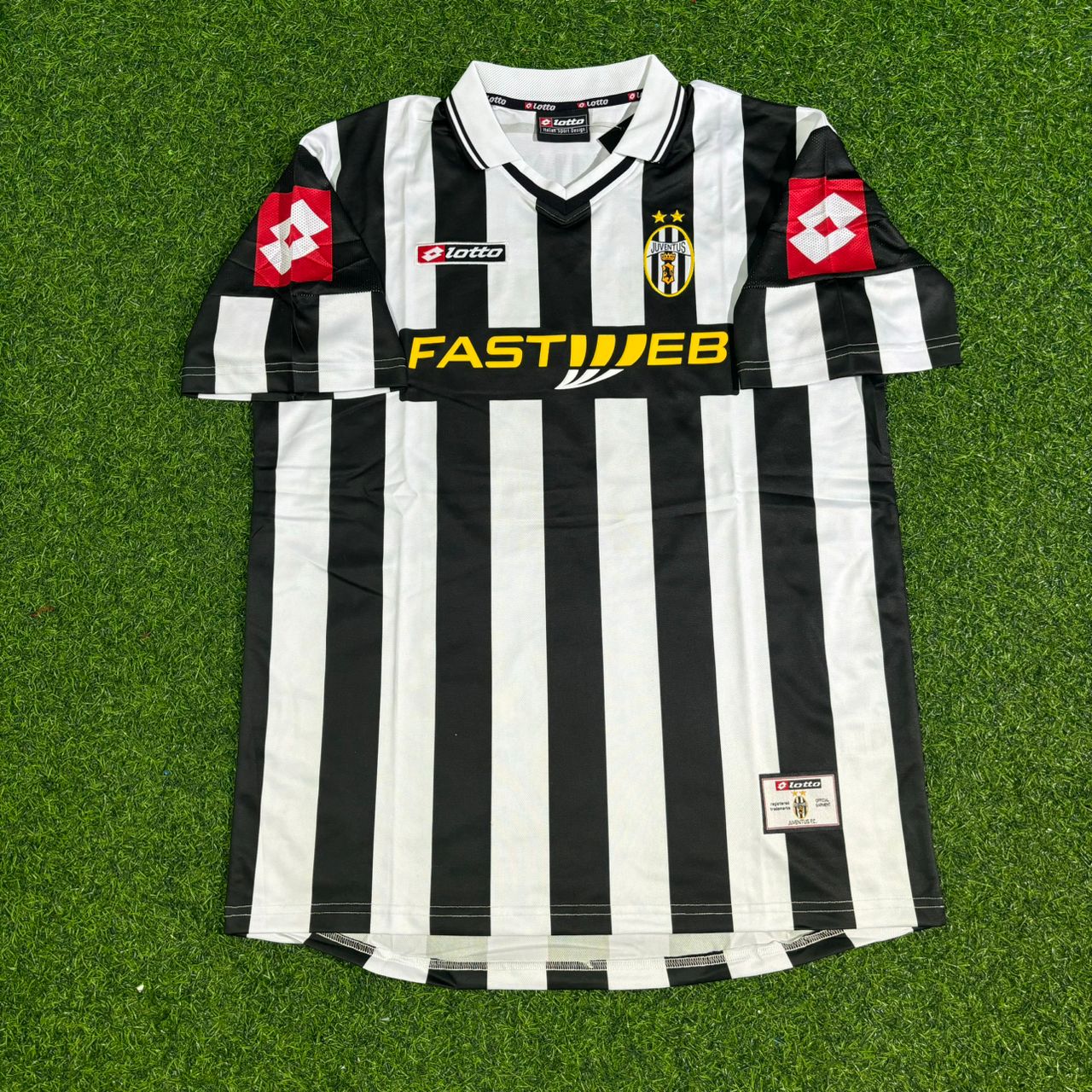 Alessio Tacchinardi Juventus 2001-2002 Retro Football Jersey Kit