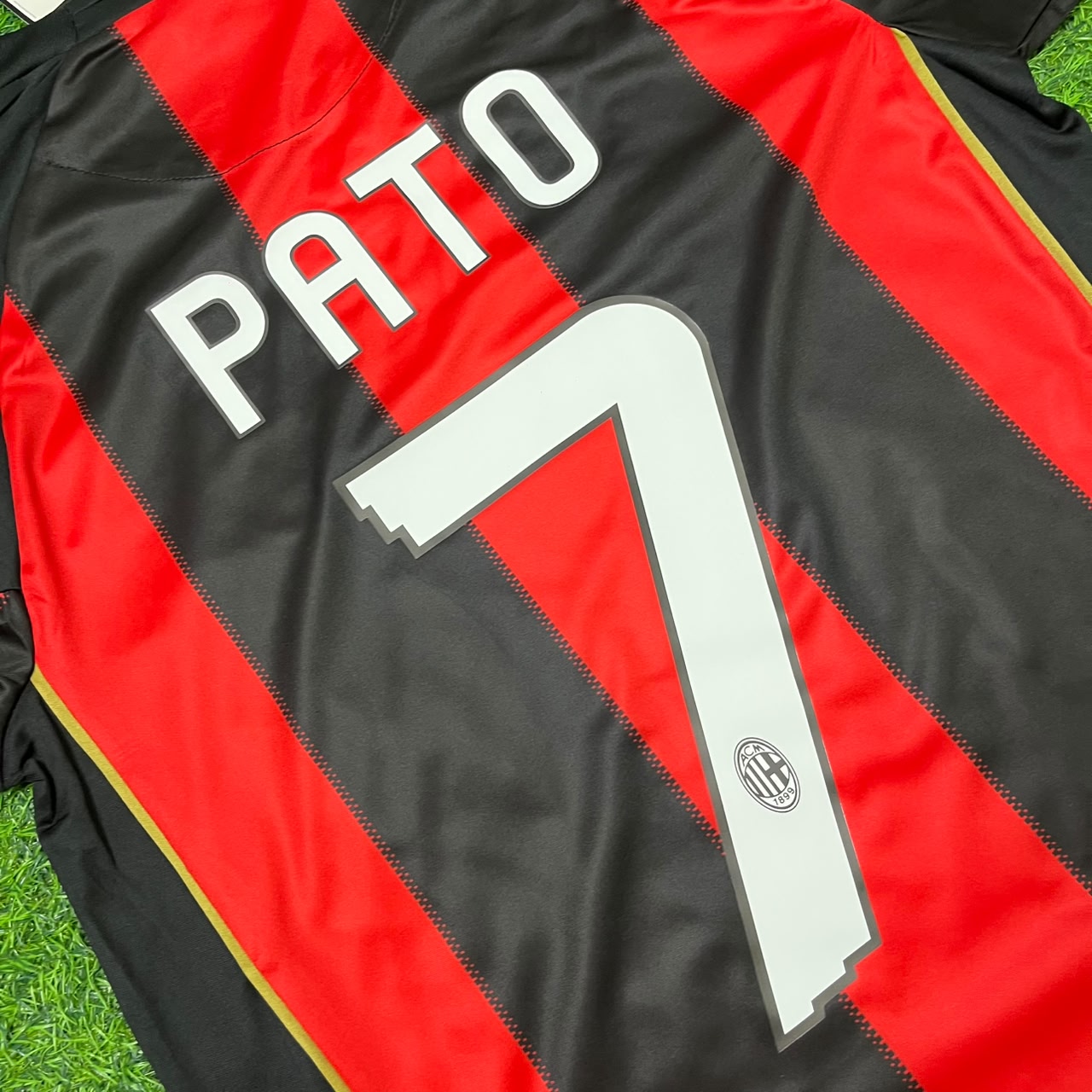 Alexandre Pato AC Milan 2010-2011 Home Long Sleeve Retro Football Jersey Kit
