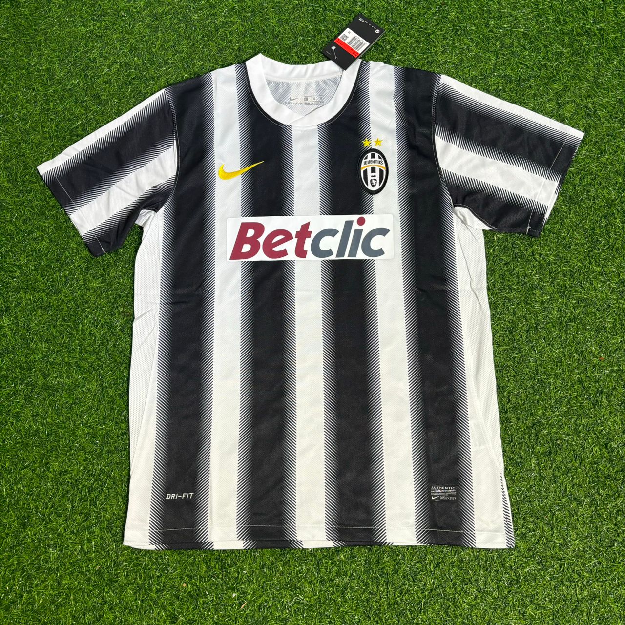Giorgio Chiellini Juventus Home 2011 2012 Season Retro Football Jersey