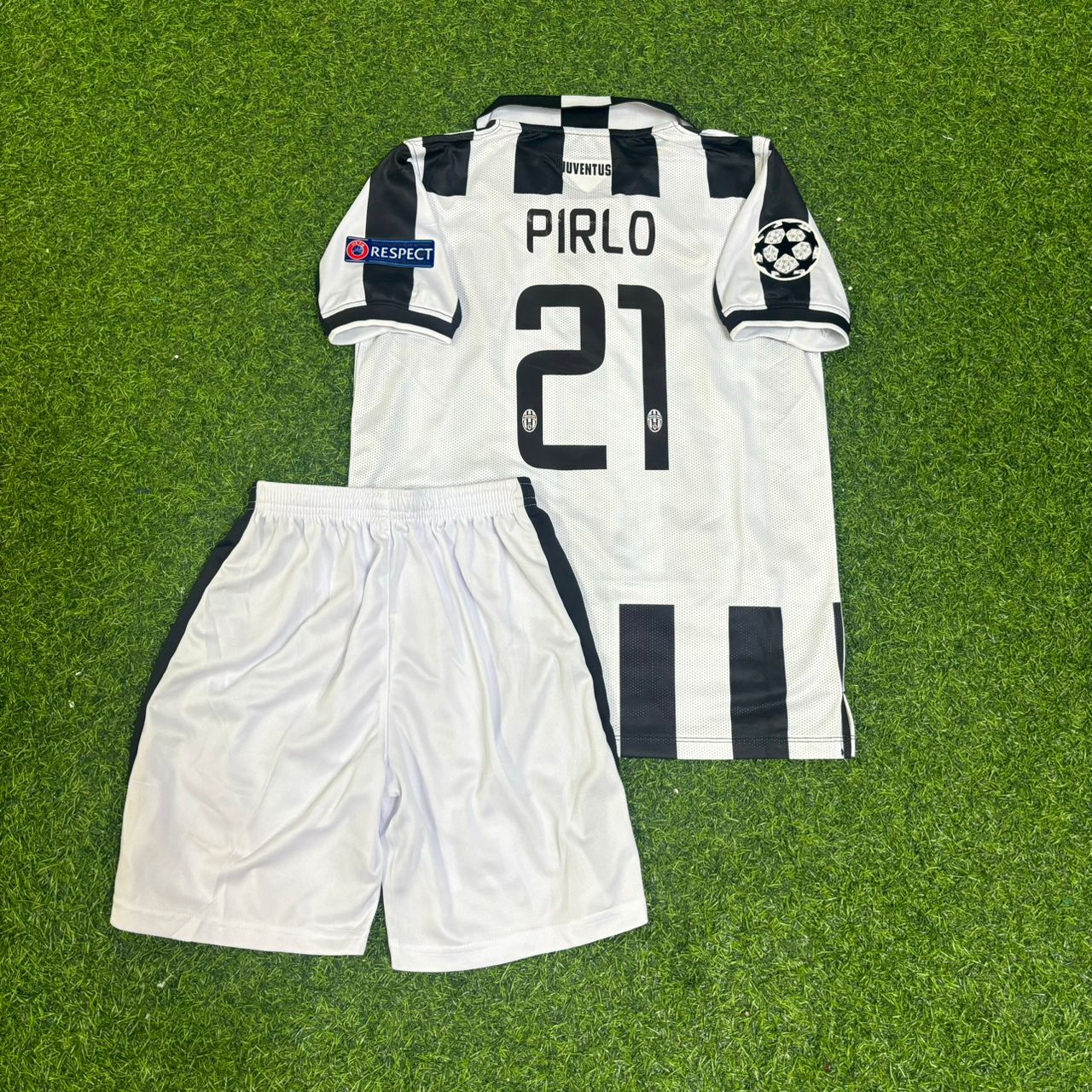 Andrea Pirlo Juventus 2014-2015 Retro Children Football Jersey Kit