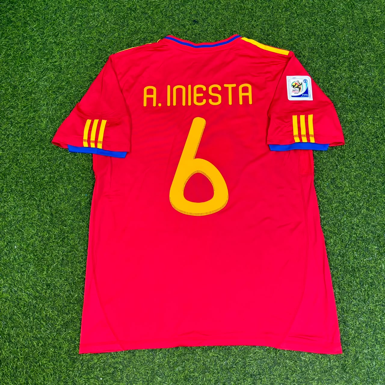 Spain World Cup 2010 Andrés Iniesta #6 Retro Football Jersey Kit