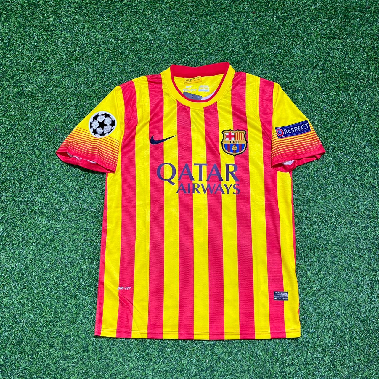Barcelona Andres Iniesta 8 - 2013/2014 Yellow Red Retro Football Jersey