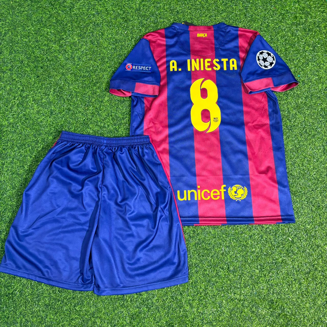 Andres Iniesta #8 Barcelona 2015 Champions League Final Kids Retro Football Jersey