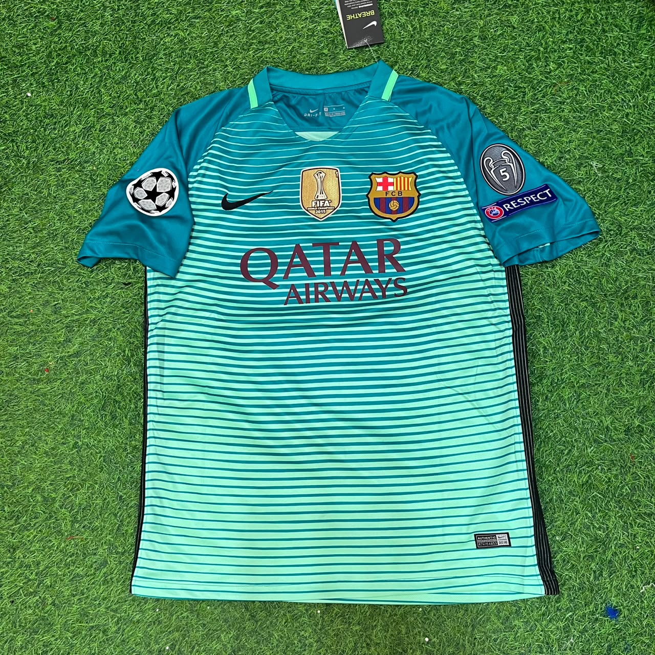Barcelona Andrés Iniesta #8 2016/17 Away Retro Football Jersey