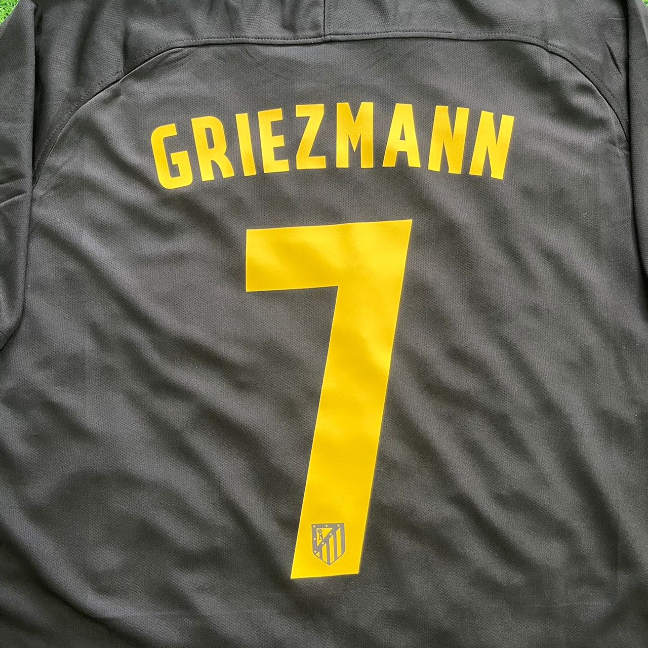 Antoine Griezmann 7 Atletico Madrid 2016/17 Black Away Retro Football Jersey Kit