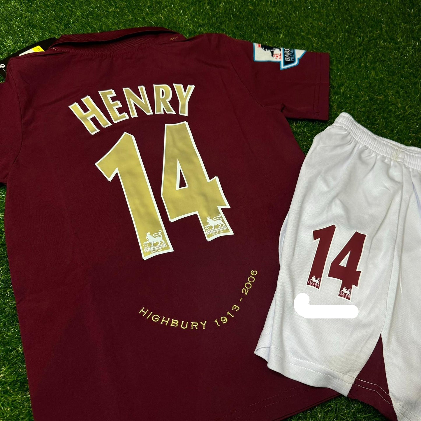 Thierry Henry Arsenal 2005/06 Home Burgundy Kids Kit – Kit Jersey for Children