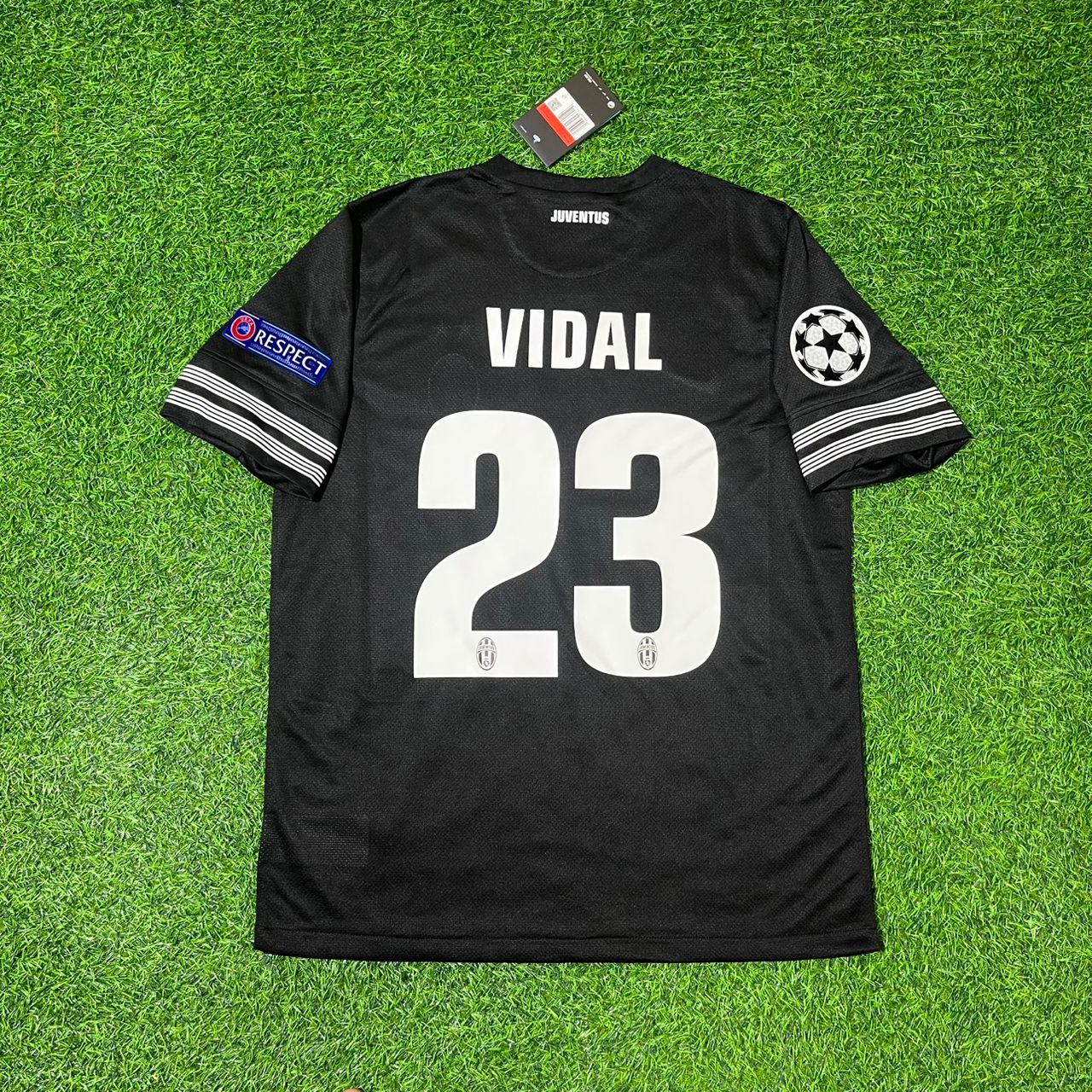 Artur Vidal 23- Juventus Home 2012 2013 Season Retro Football Jersey
