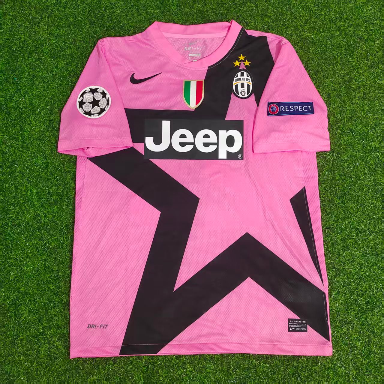 Claudio Marchisio Juventus Pink 2012 2013 Season Retro Football Jersey