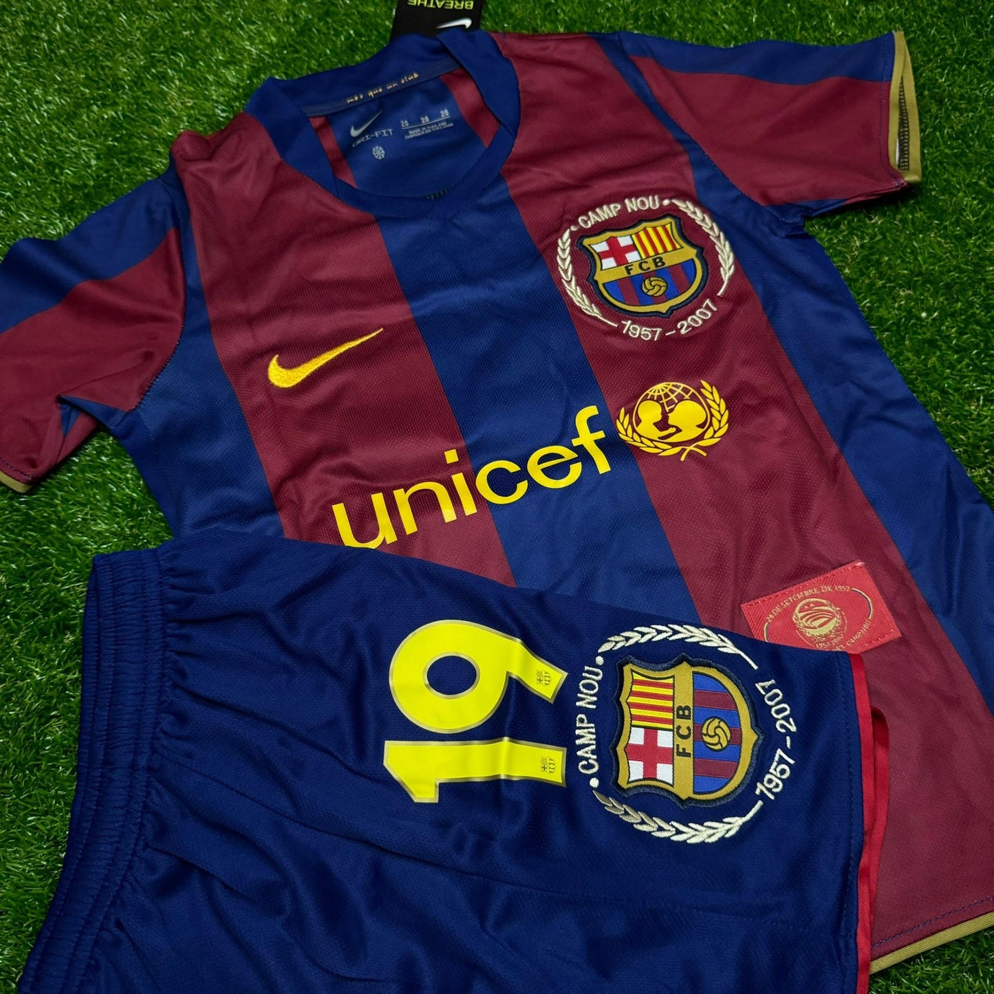 Lionel Messi Barcelona 07/08 Home Kids Kit – Kit Jersey for Children – | KinderTrikot | Maillot Enfant