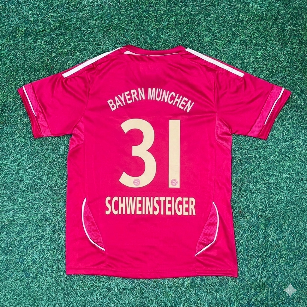 Bastian Schweinsteiger #31 Bayern Munich 2011-2013 Football Jersey Kit