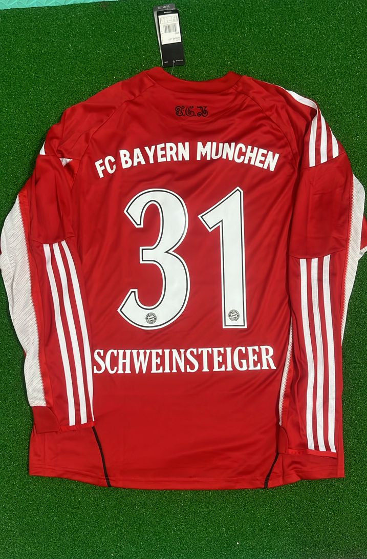 Bastian Schweinsteiger FC Bayern Munich 2010/11 Retro Football Jersey Kit
