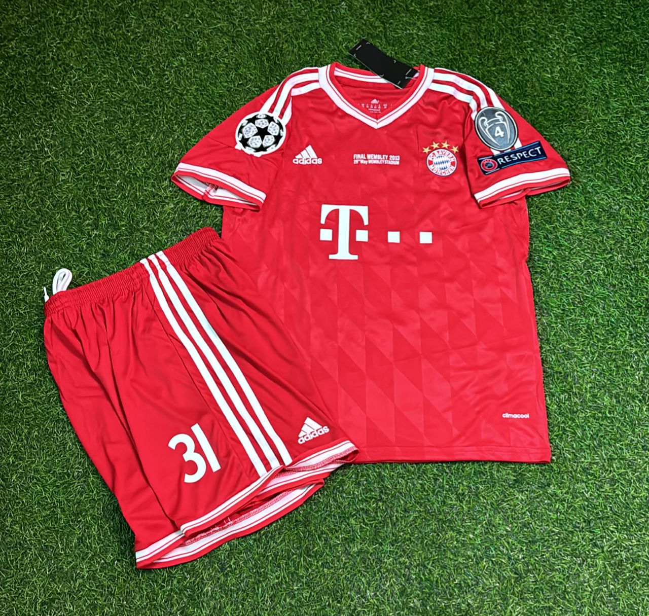 Bastian Schweinsteiger Bayern Munich 2013 Final Kids Kit Football Jersey Kit for Children