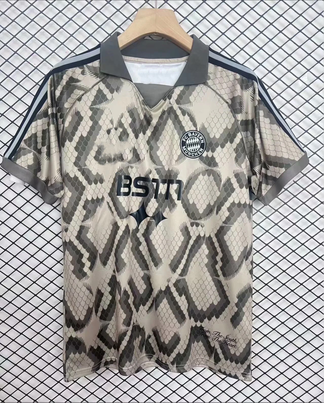 Bayern München New Polo Neck Polokragen Tshirt Paradise Edition