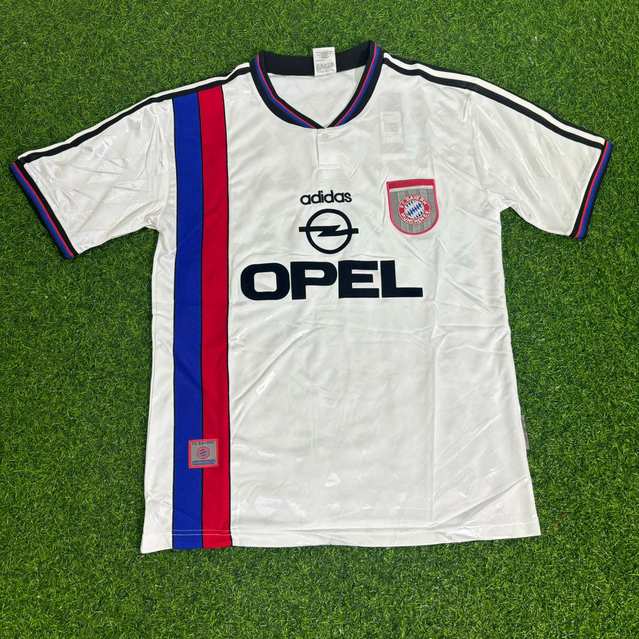 Bayern München 1996/1997 Saison Auswärts Retro Fußballtrikot Jersey