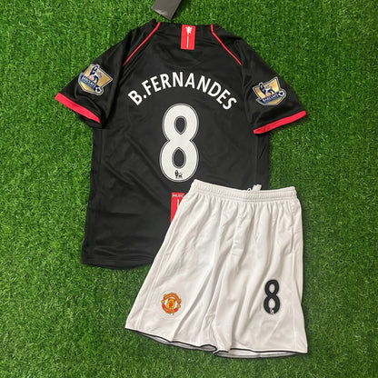 Bruno Fernandes #8 Manchester United Black Kids Football Jersey Kit for Children