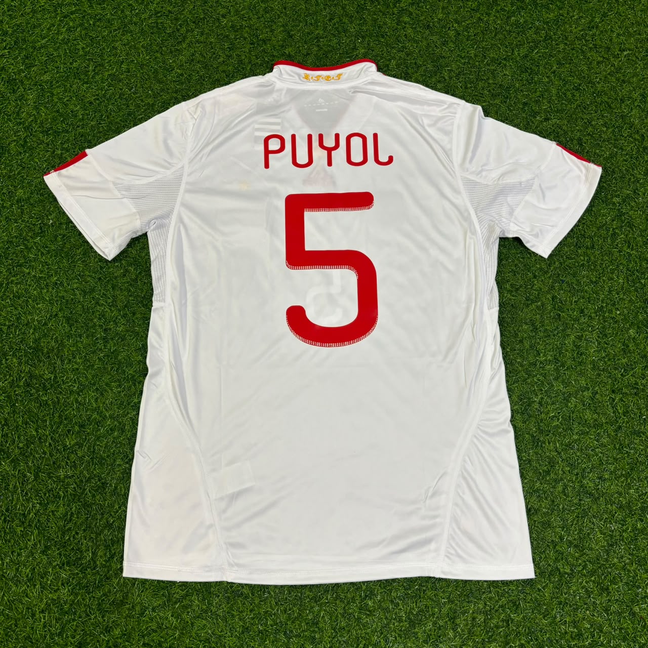 Carles Puyol Spain 2011 Season White Retro Football Jersey Kit