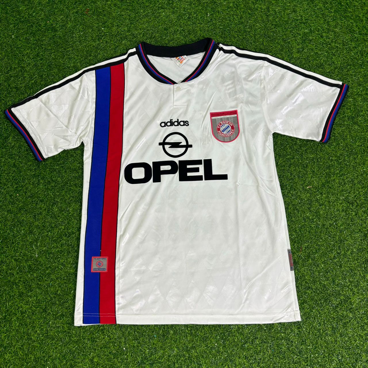 Carsten Jancker Bayern Munich 1997 1998 Away White Retro Football Jersey Kit