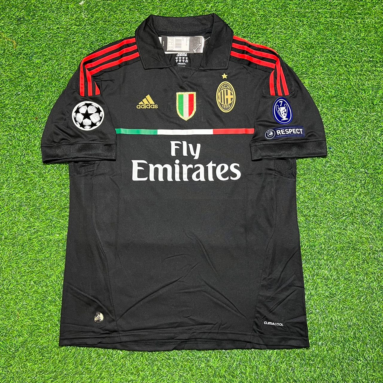 Clarence Seedorf 10 - Milan Third Kit 2011/12 Retro Football Jersey Kit