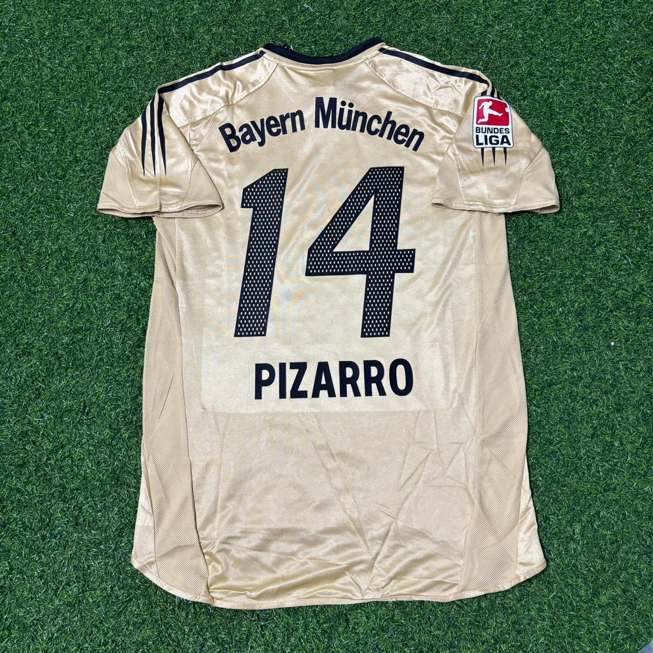 Claudio Pizarro Bayern München 2004/05 Retro Golden Fußballtrikot Set Jersey