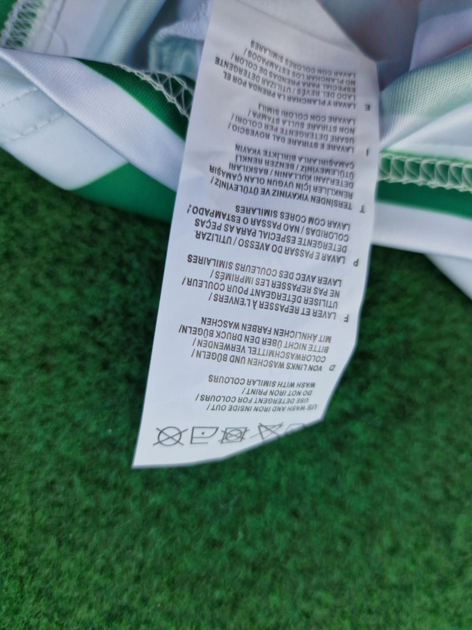 Cristiano Ronaldo 28 - Sporting CP Lisbon 2001 - 2003 Retro Football Jersey Kit