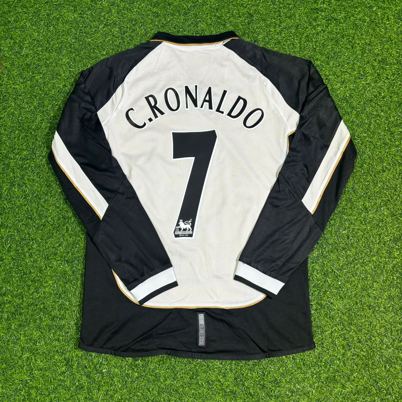 Cristiano Ronaldo Manchester United Reversible Vintage Retro Football Jersey Kit