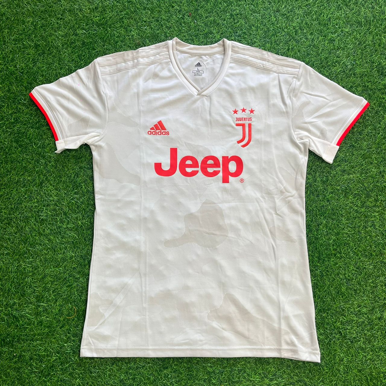Cristiano Ronaldo Juventus 2019 2020 White Retro Football Jersey Kit