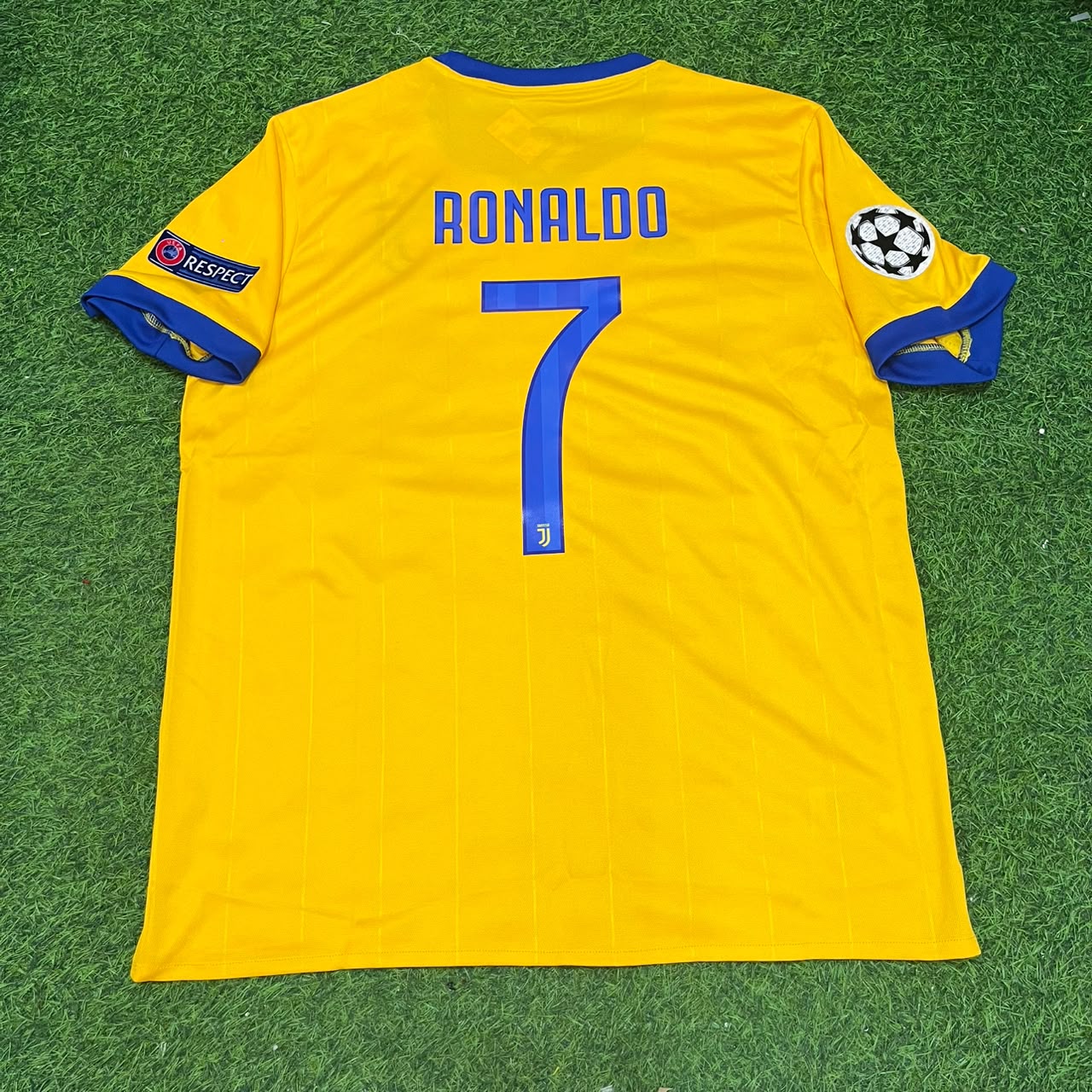 Cristiano Ronaldo Juventus Yellow Retro Football Jersey Kit