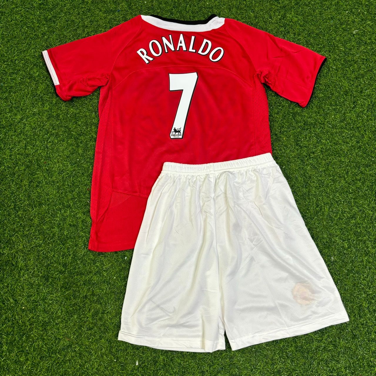 Cristiano Ronaldo Manchester United 2005/06 Retro Kids Football Jersey