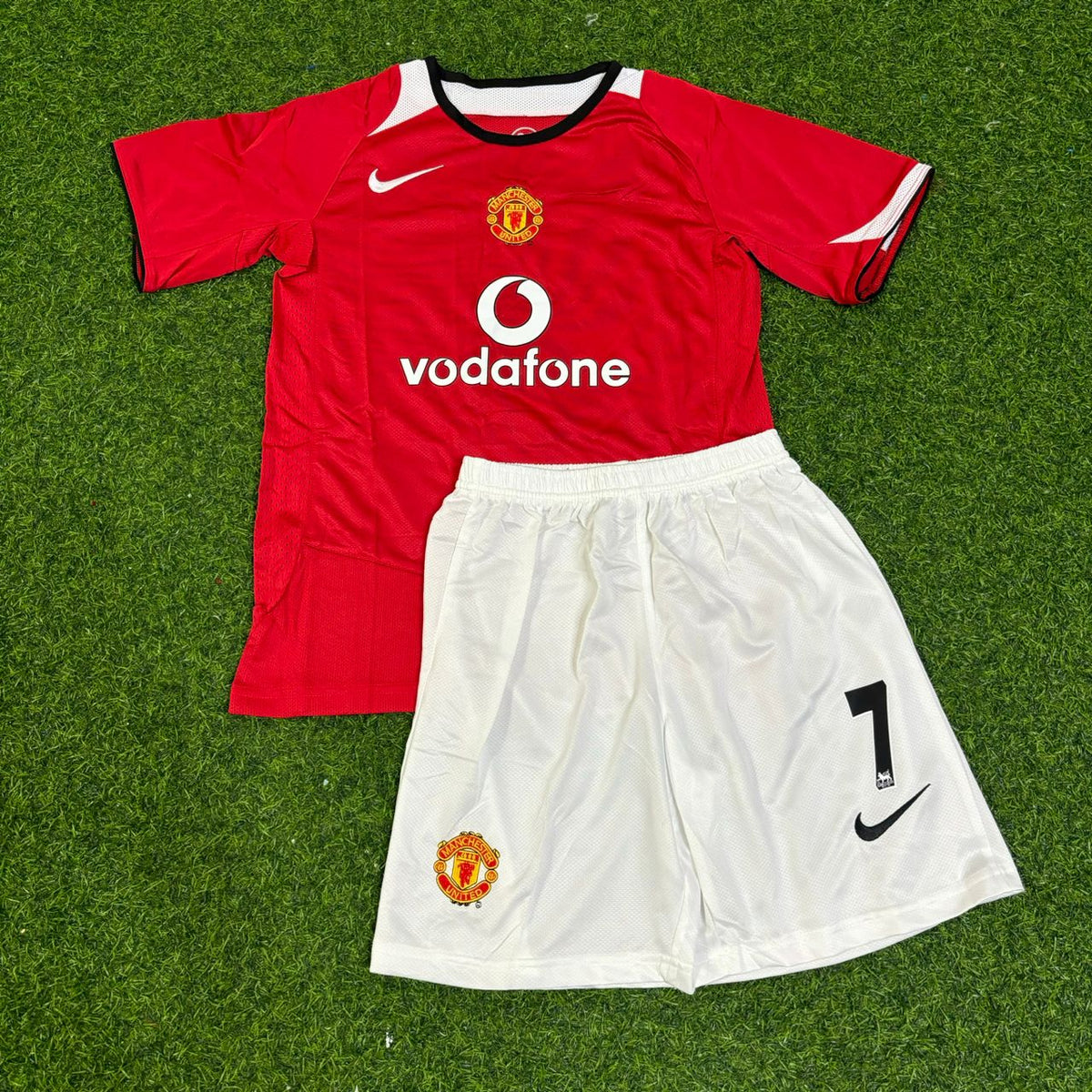 Cristiano Ronaldo Manchester United 2005/06 Retro Kids Football Jersey