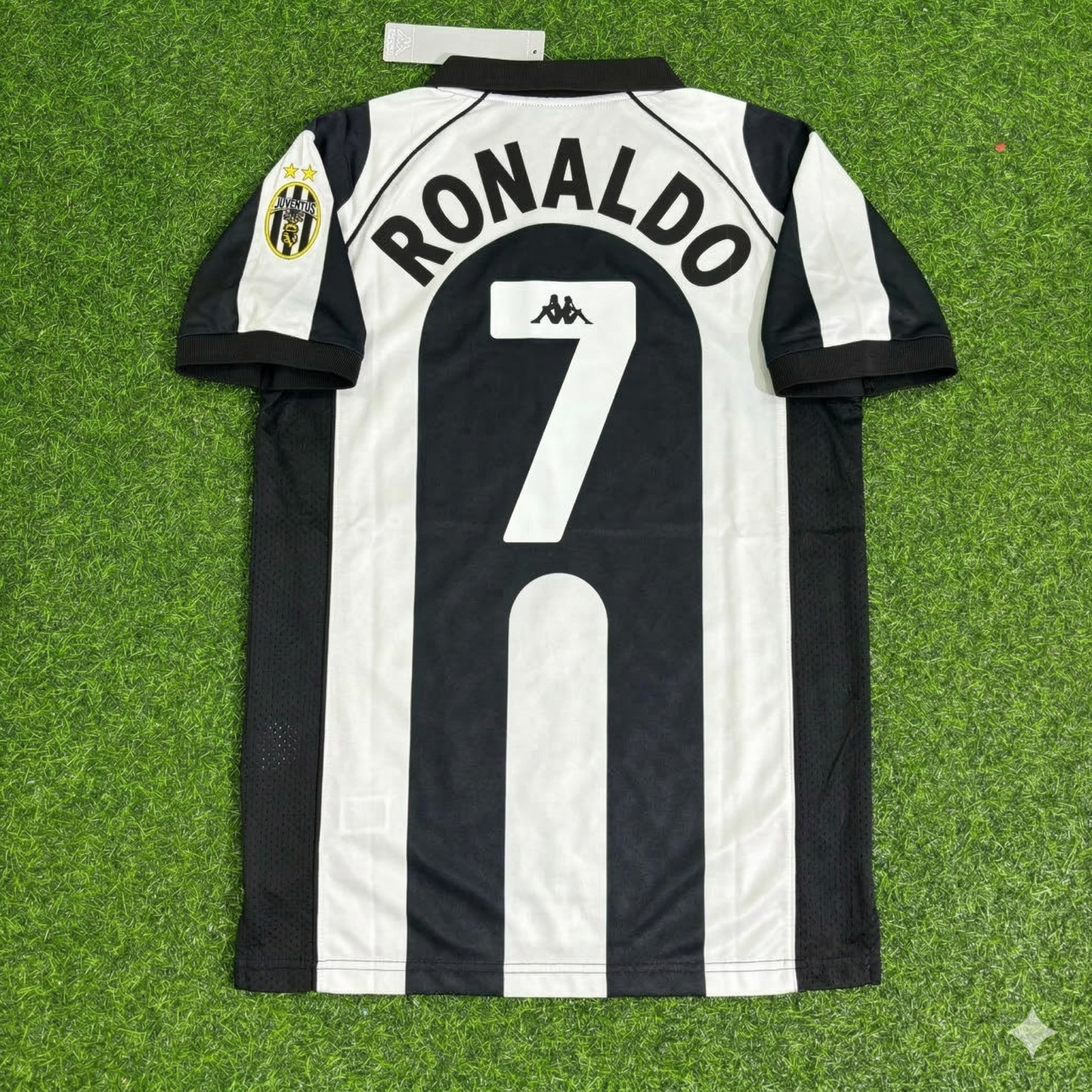 Cristiano Ronaldo 7 - Juventus Home Retro Football Jersey Kit
