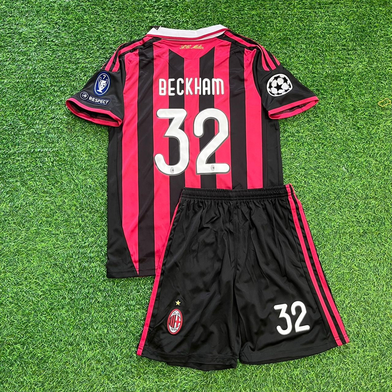 David Beckham AC Milan 2009/2010 Kids Retro Football Jersey Kit