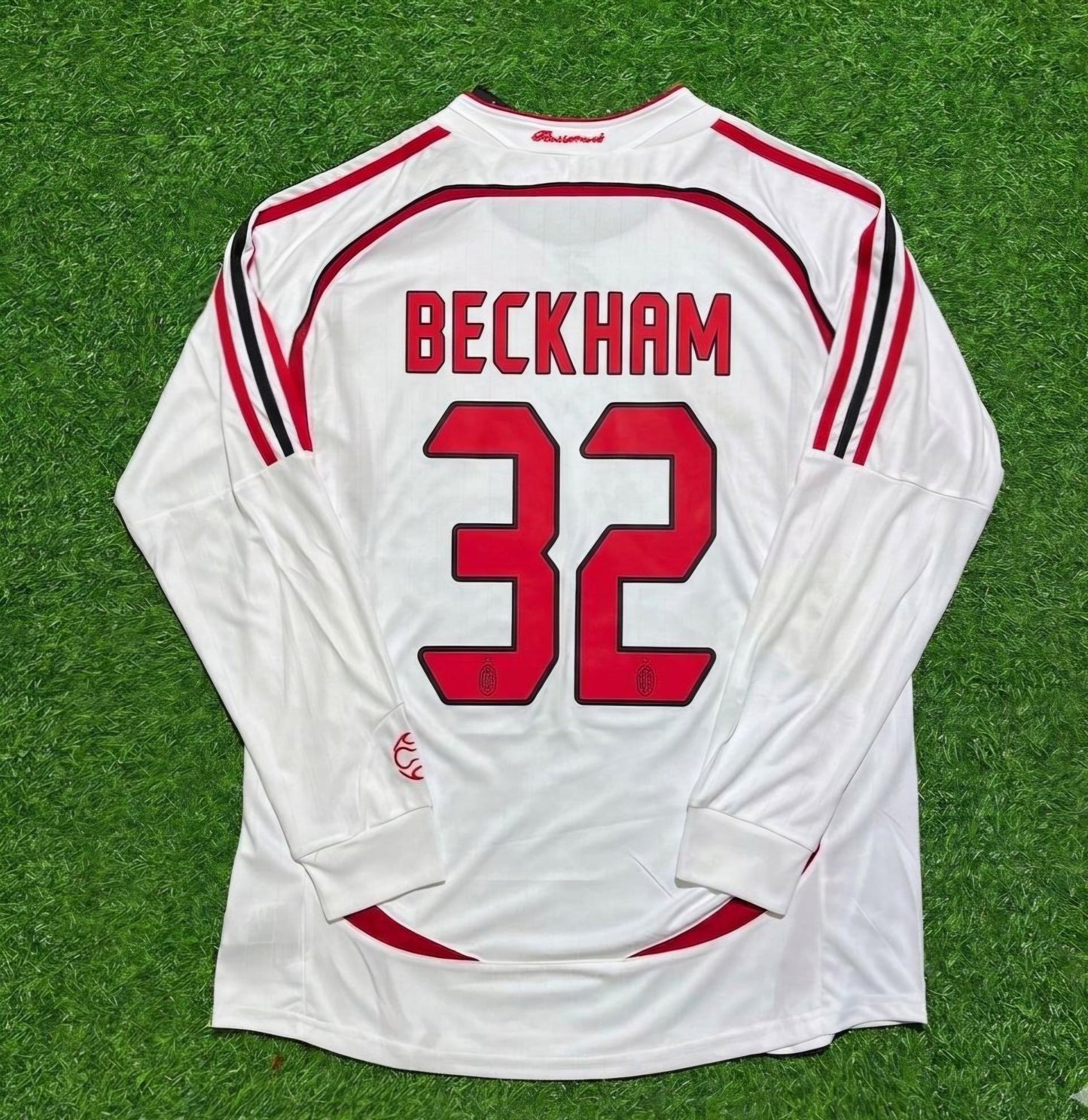 David Beckham #32 AC Milan Away White Long Sleeve Retro Football Jersey