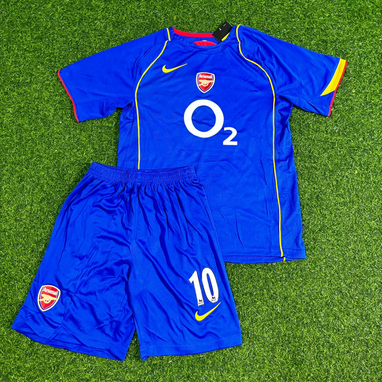Dennis Bergkamp Arsenal 2004-2005 Kids Blue Retro Football Jersey Kit