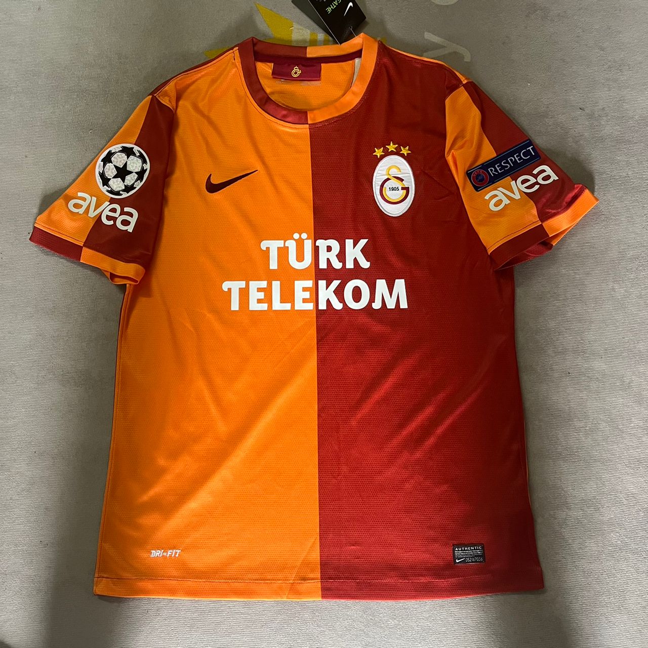 Wesley Sneijder 14 Galatasaray Retro 2013-2014 Formasi Home Football Jersey