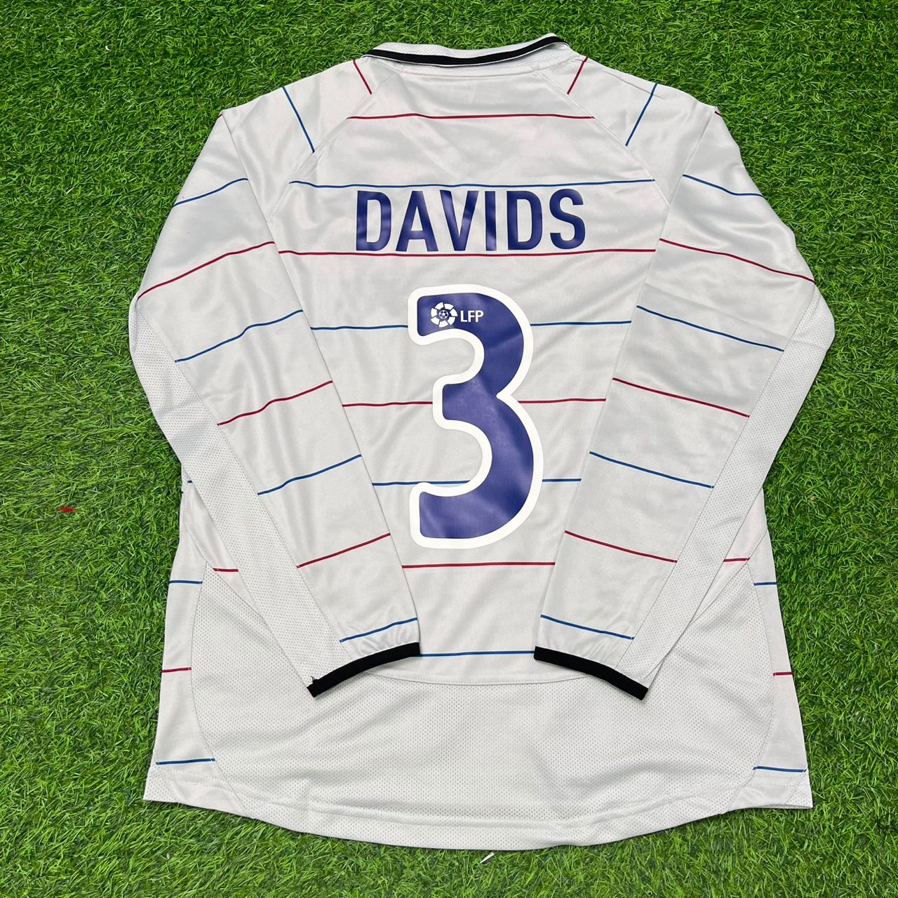 Edgar Davids #3 Barcelona 2003 2004 Away Long Sleeve Retro Football Jersey Collection