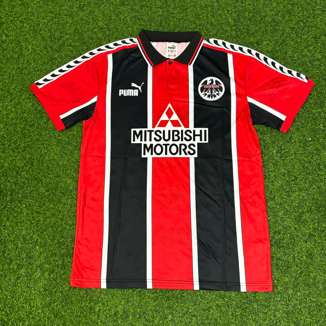 Eintracht Frankfurt 1996/1997 Saison Heim Retro Fußballtrikot Jersey