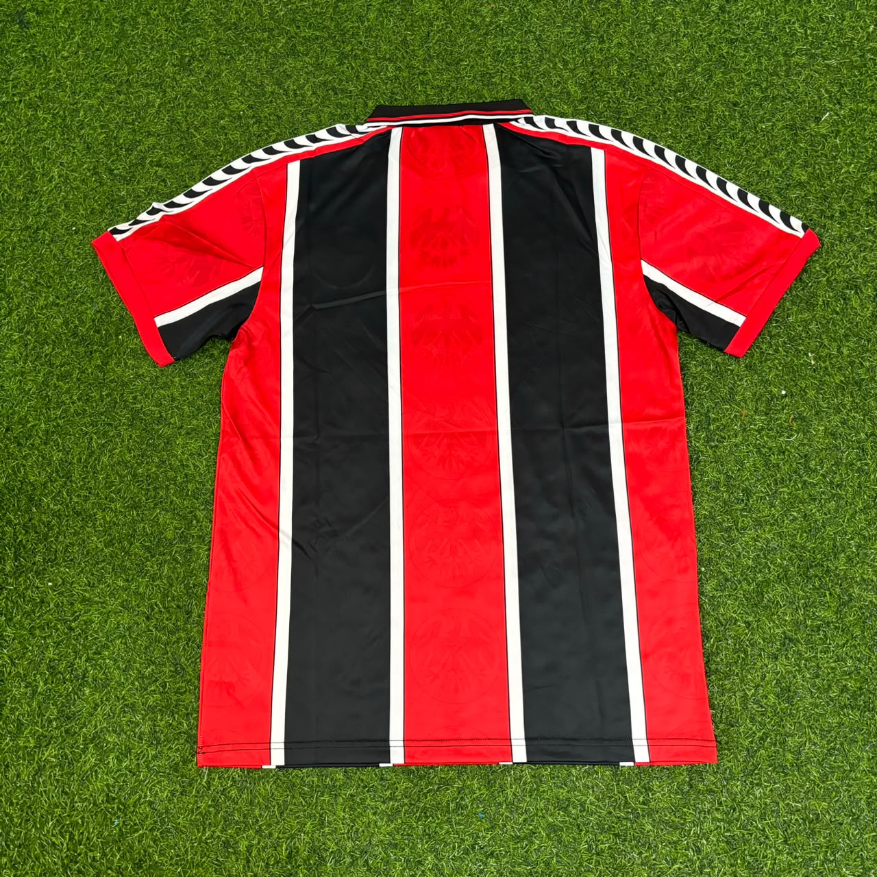 Eintracht Frankfurt 1996/1997 Saison Heim Retro Fußballtrikot Jersey