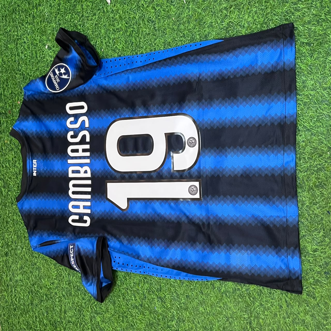 Esteban Cambiasso Inter 2011/2012 Football Jersey Kit