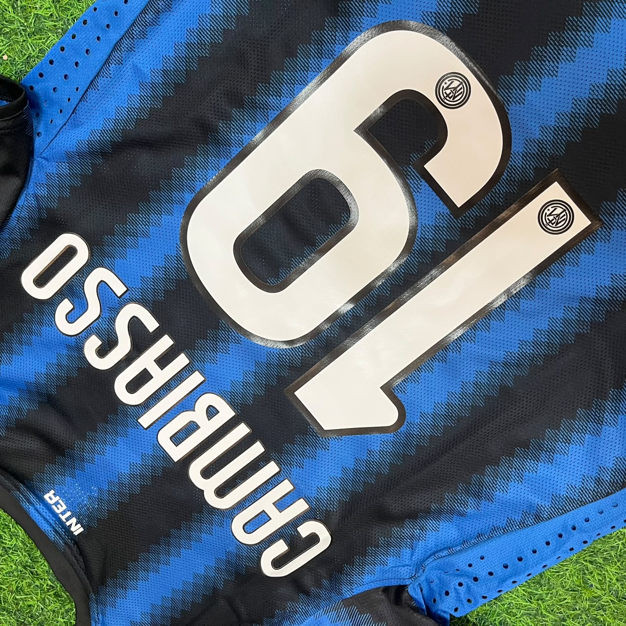 Esteban Cambiasso Inter 2011/2012 Football Jersey Kit